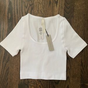 Aritzia Babaton flow seamless scoop neck top - WHITE